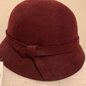 Capelli burgundy bucket style hat
